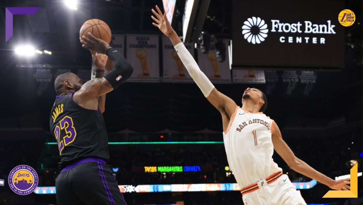 I Los Angeles Lakers, privi di Anthony Davis, perdono contro i San Antonio Spurs nel primo duello tra LeBron James e Victor Wembanyama.