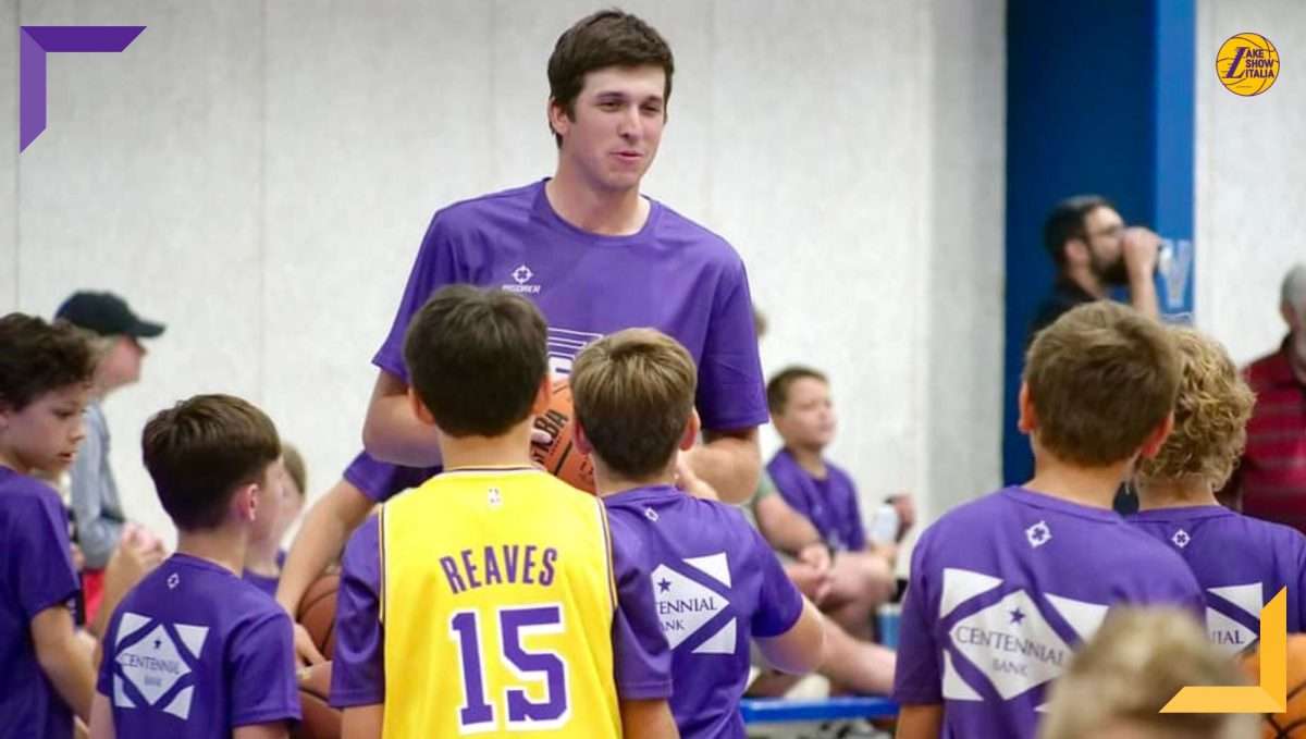Austin Reaves non vede l'ora di lavorare al fianco di JJ Redick. Hillbilly Kobe entusiasta del nuovo allenatore dei Los Angeles Lakers.
