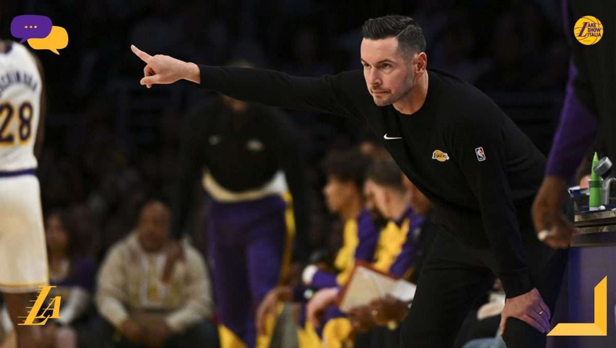 LeBron James e Anthony Davis brillano nella vittoria dei Lakers sui Kings. Coach JJ Redick elogia le sue stelle e il rookie Dalton Knecht.