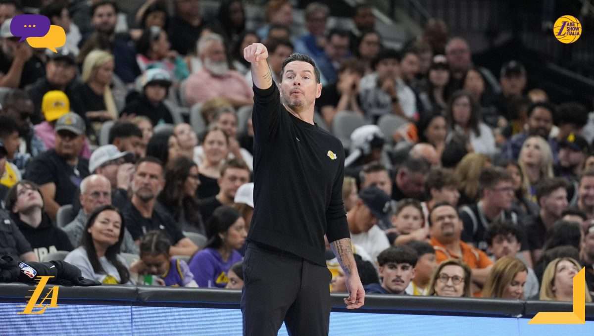 I Lakers interrompono la serie di sconfitte consecutive battendo gli Spurs. JJ Redick elogia la risposta della squadra e l'impegno difensivo.