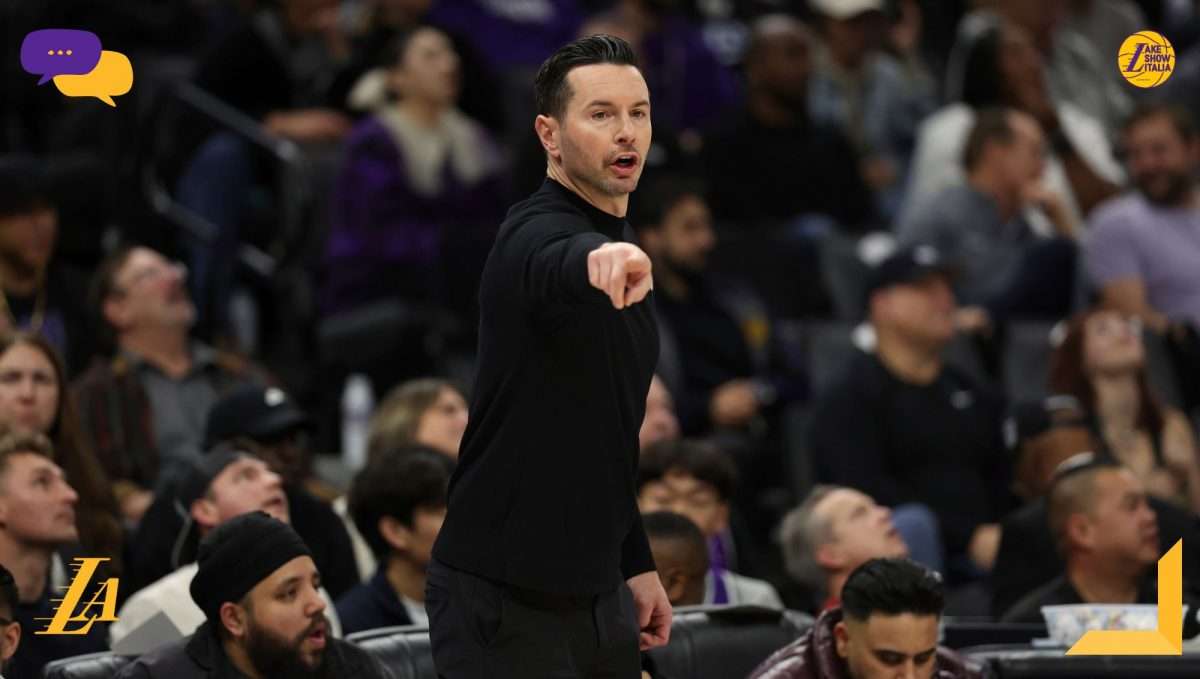 JJ Redick elogia Anthony Davis e LeBron James nella vittoria dei Lakers contro i Kings, sottolineando l'importanza del lavoro di squadra.