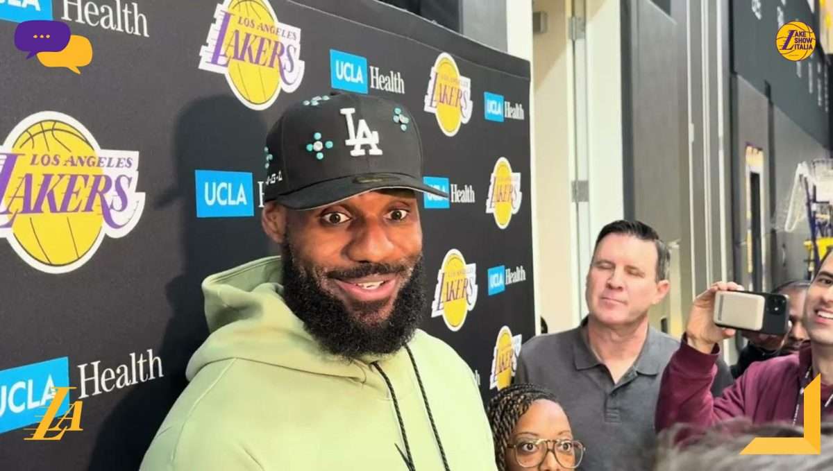 LeBron James ha detto che potrebbe giocare ancora a lungo ma non intende farlo, il suo obiettivo è quello di finire la carriera con i Lakers.