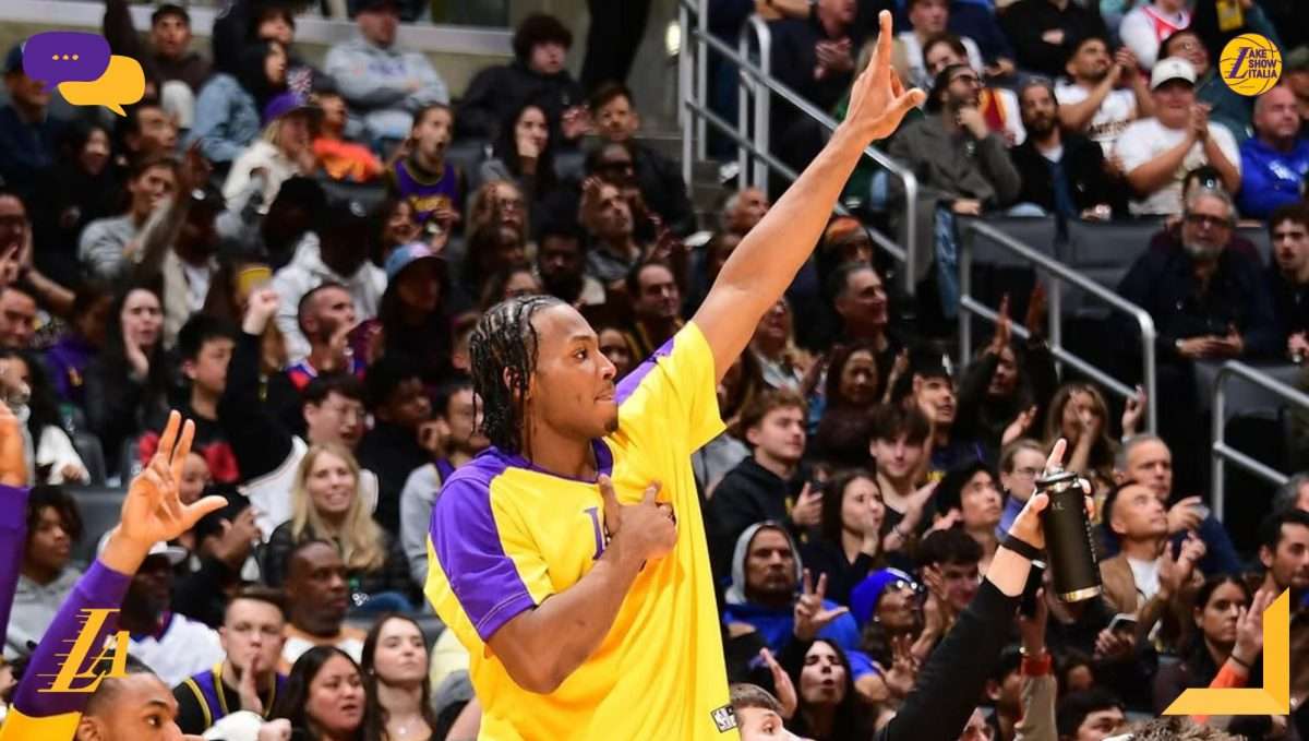 Quincy Olivari debutta con una tripla nella vittoria dei Lakers. Emozione e gratitudine per il rookie, sponsorizzato dall'idolo Stephen Curry.