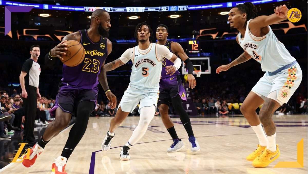 I Los Angeles Lakers giocano un buon primo tempo, poi nel secondo si spengono e vengono travolti dai San Antonio Spurs.