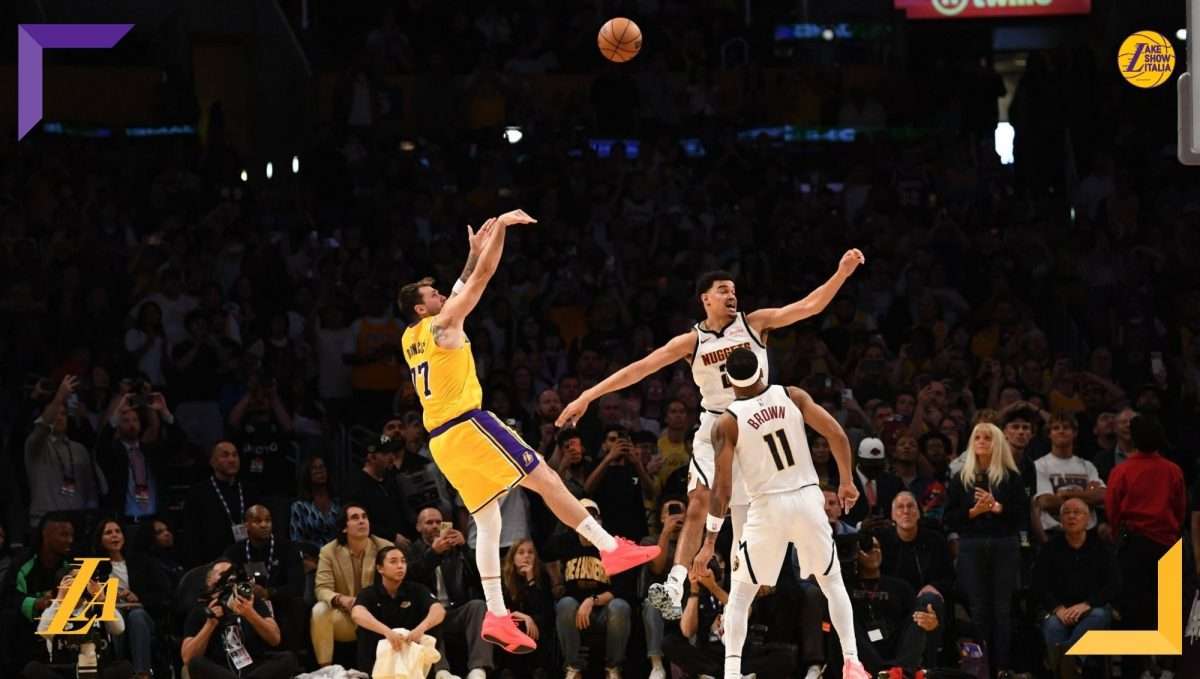 I Los Angeles Lakers vincono contro i Denver Nuggets: Luka Dončić decide la sfida con il game-winner e vince il duello con Nikola Jokić.