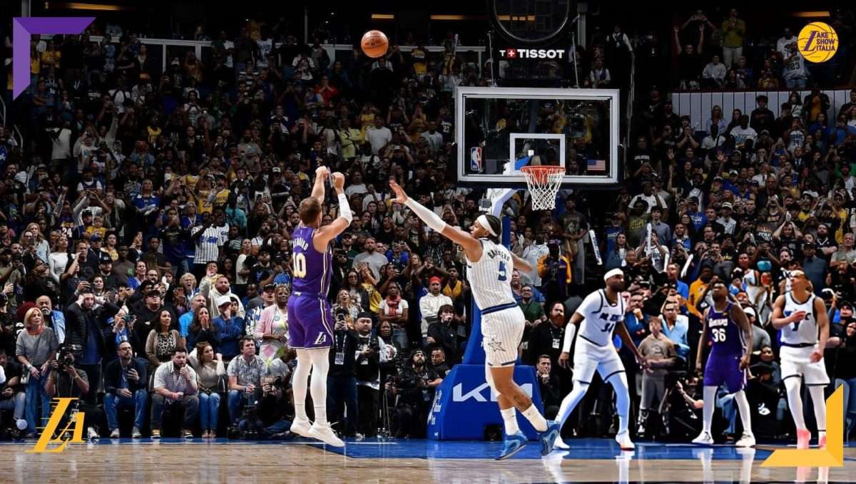 I Los Angeles Lakers battono gli Orlando Magic grazie al game-winner di Luke Kennard. Nona vittoria consecutiva per Luka Doncic e LeBron James.