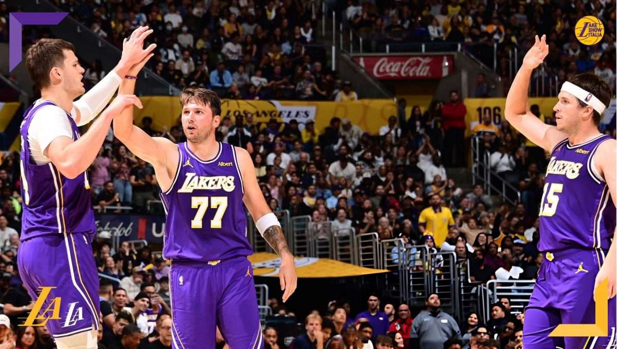 I Los Angeles Lakers superano gli LA Clippers: Austin Reaves guida l'attacco, Walker Kessler domina in difesa con, Luka Dončić impreciso,
