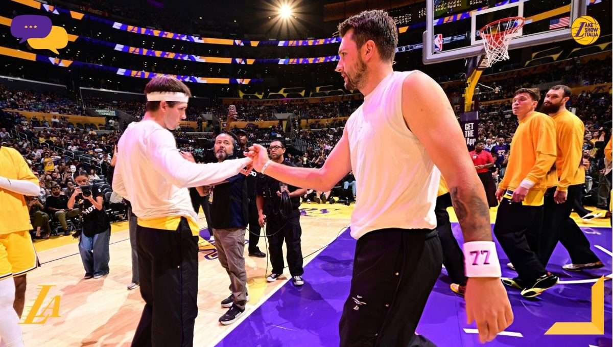 Austin Reaves parla dell’intesa con Luka Dončić e Walker Kessler, della pressione intorno ai Lakers e del ruolo di Sandro Mamukelashvili.